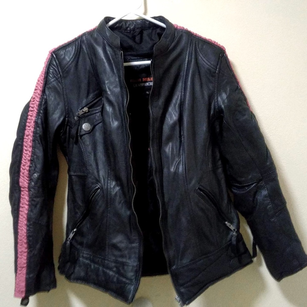 Women's Lightweight Racer Jacket W/ Crinkled Arm Detailing & Gun Pockets